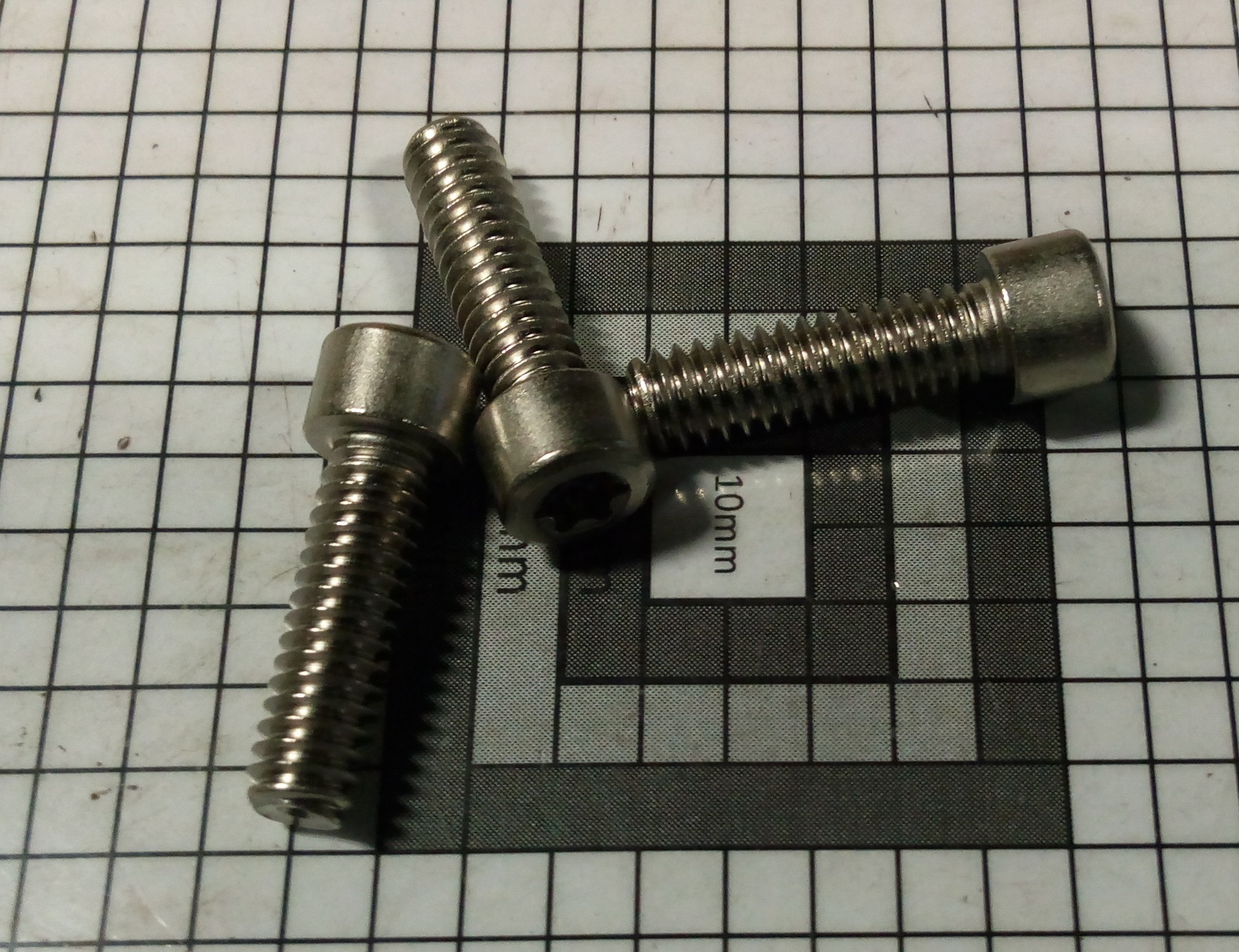 25C87TVSCSEN,1/420 X 7/8 6LOBE VENTED SOCKET CAP S/S,Specialty Bolt