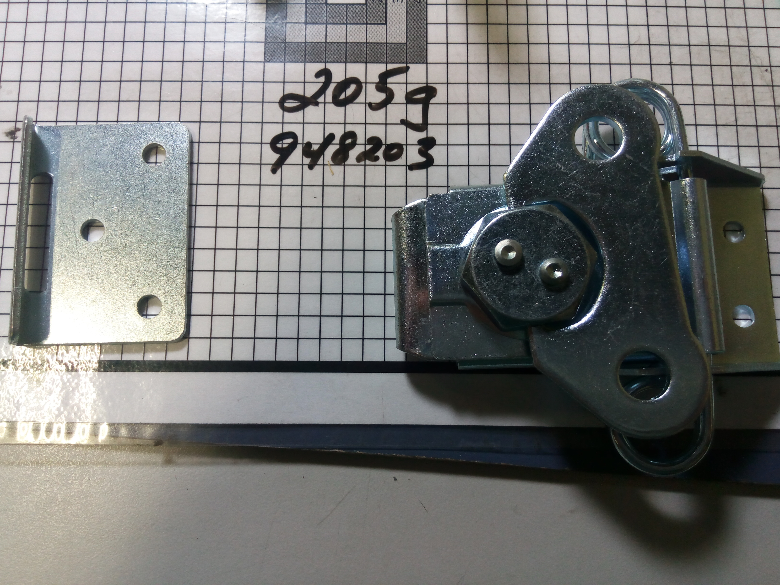M83.5 X 86.5 SPRING LOADED TWIST LATCH M83.5 X 86.5 SPRING LOADED TWIST LATCH