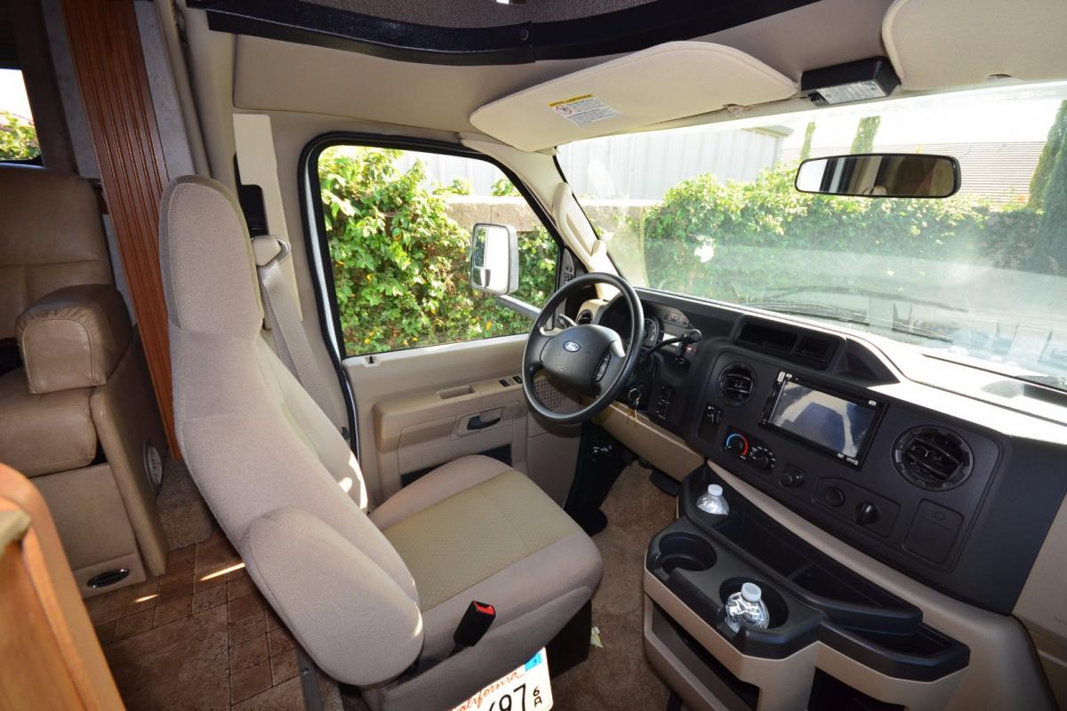 2011 Fleetwood Jamboree Sport 31N, 3