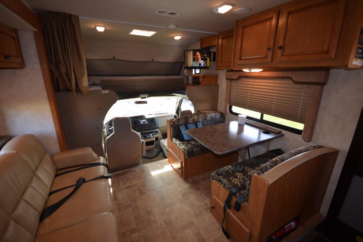 2011 Fleetwood Jamboree Sport 31N, 5