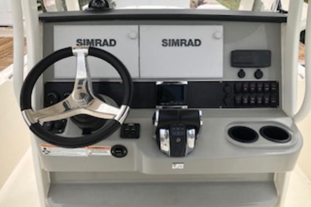 2016 Boston Whaler Dauntless, 10