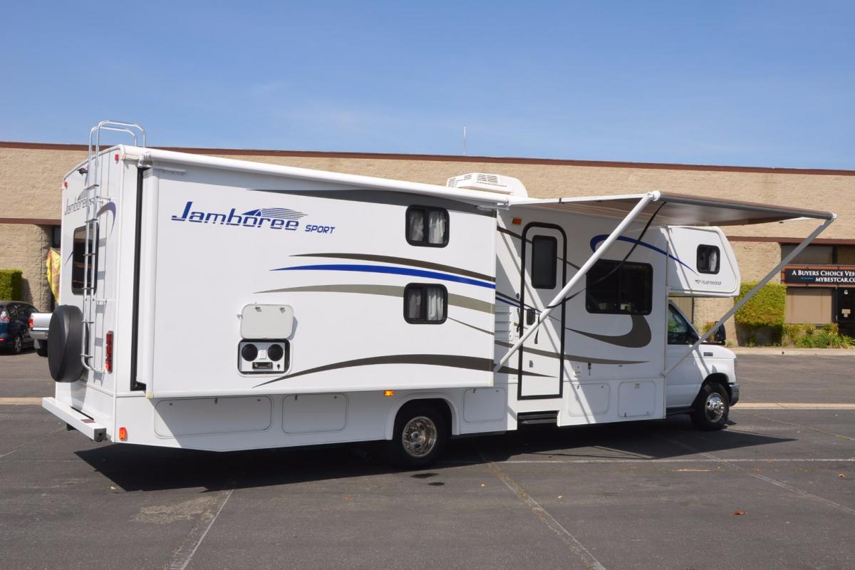 2011 Fleetwood Jamboree Sport 31N, 0