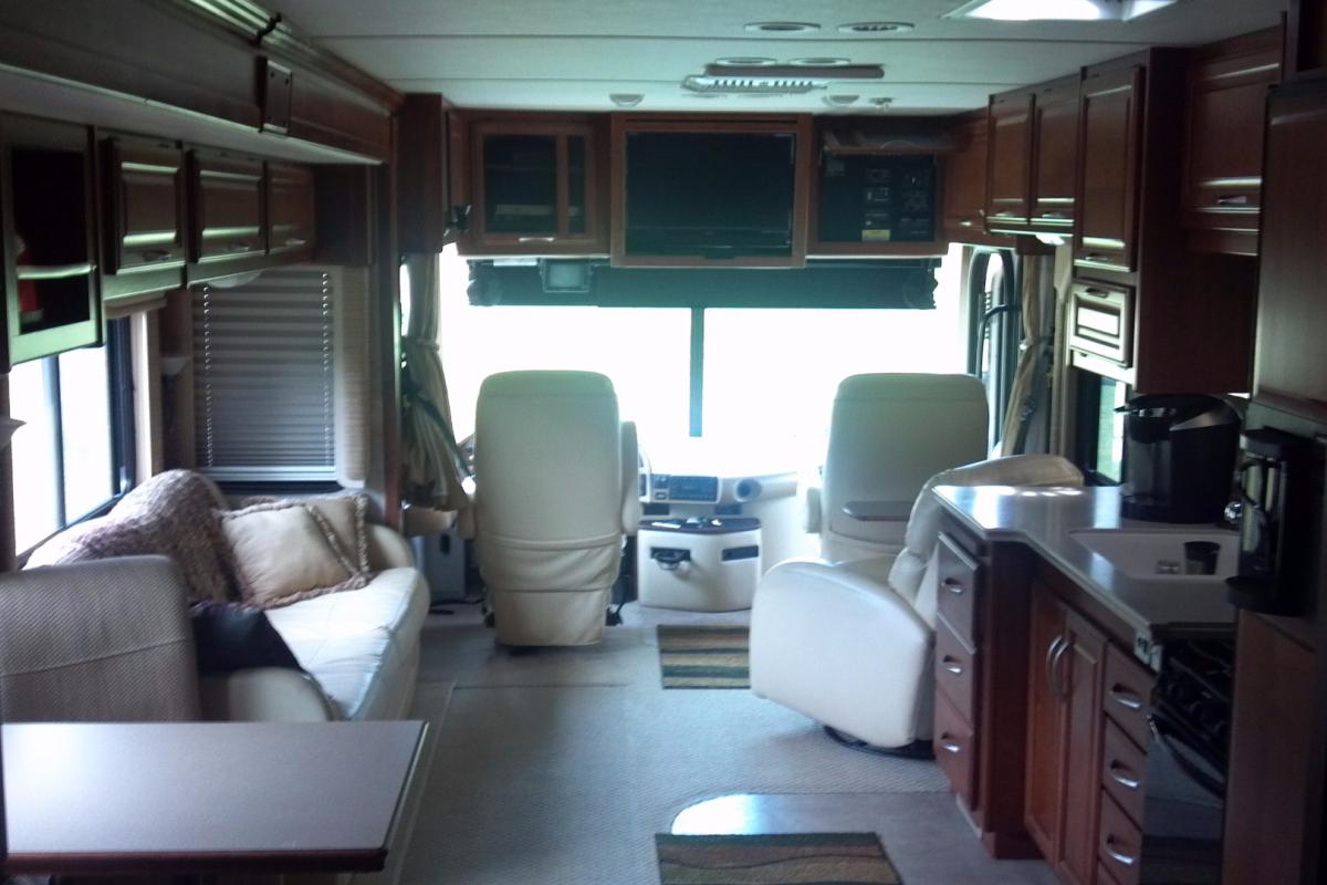 2006 Fleetwood Discovery 39V, 4