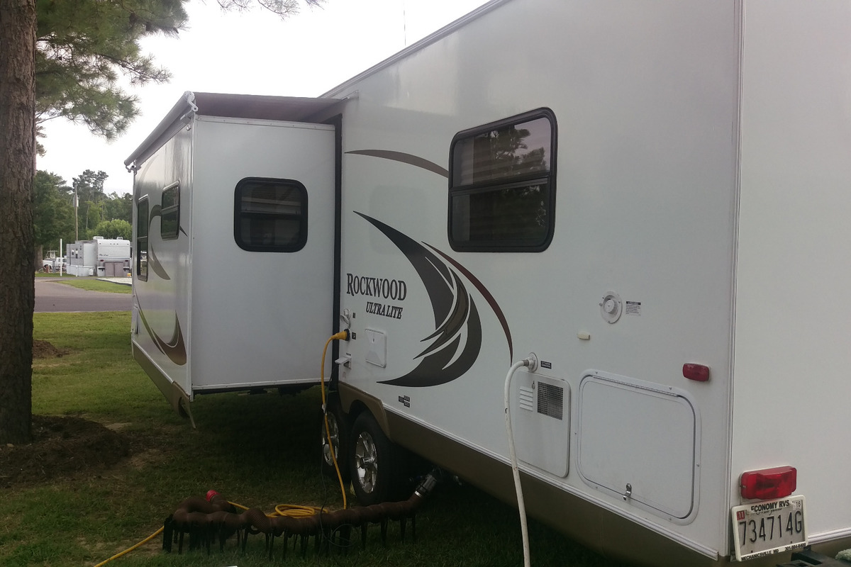2011 Rockwood Ultra Lite Series M-2608SS, 1