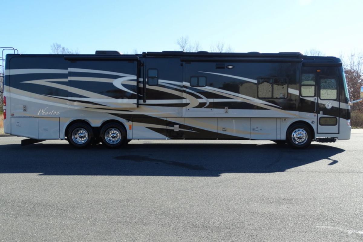 2012 Tiffin Motorhomes Phaeton, 4
