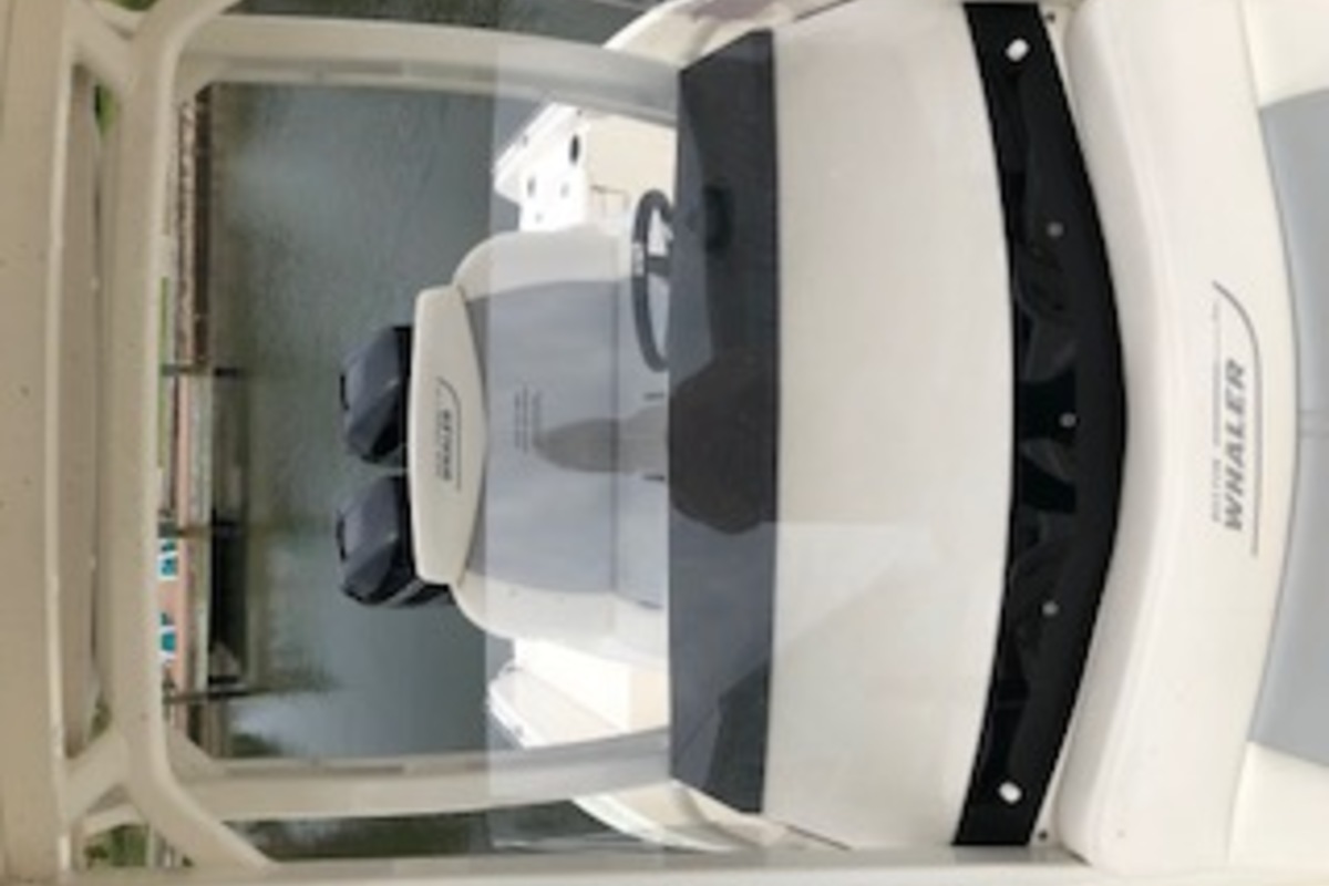 2016 Boston Whaler Dauntless, 17