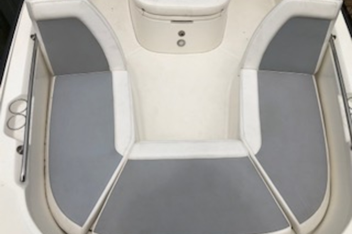 2016 Boston Whaler Dauntless, 7