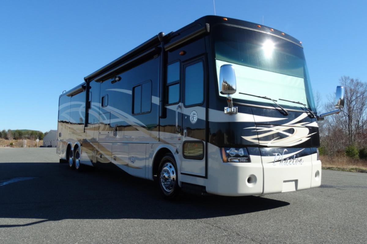 2012 Tiffin Motorhomes Phaeton, 1