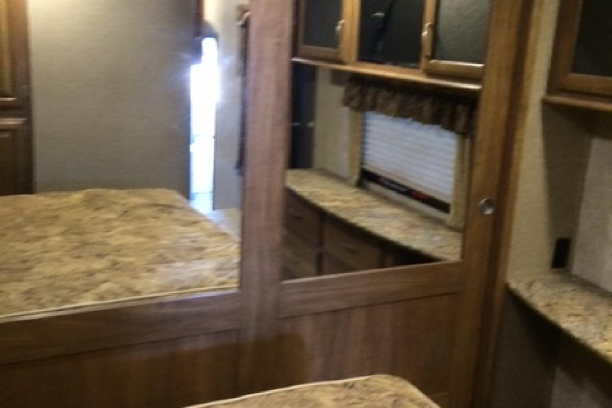 2015 keystone Montana High Country 293RK, 10