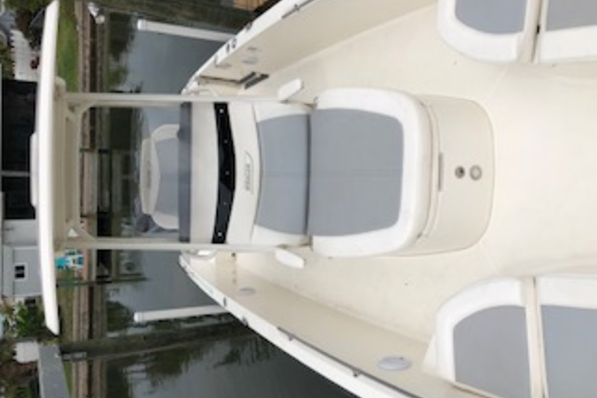 2016 Boston Whaler Dauntless, 6