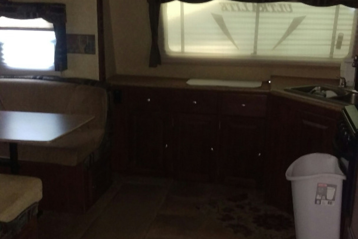 2011 Rockwood Ultra Lite Series M-2608SS, 10