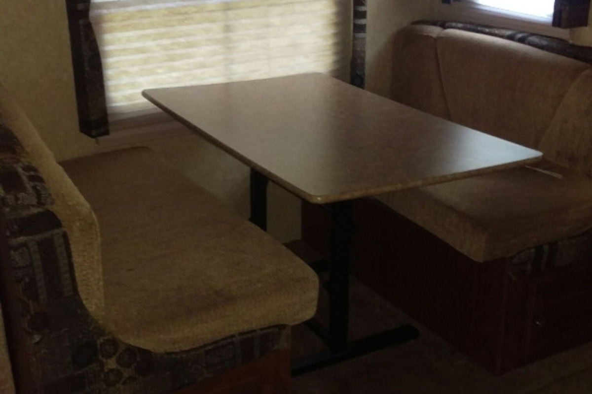 2011 Rockwood Ultra Lite Series M-2608SS, 3