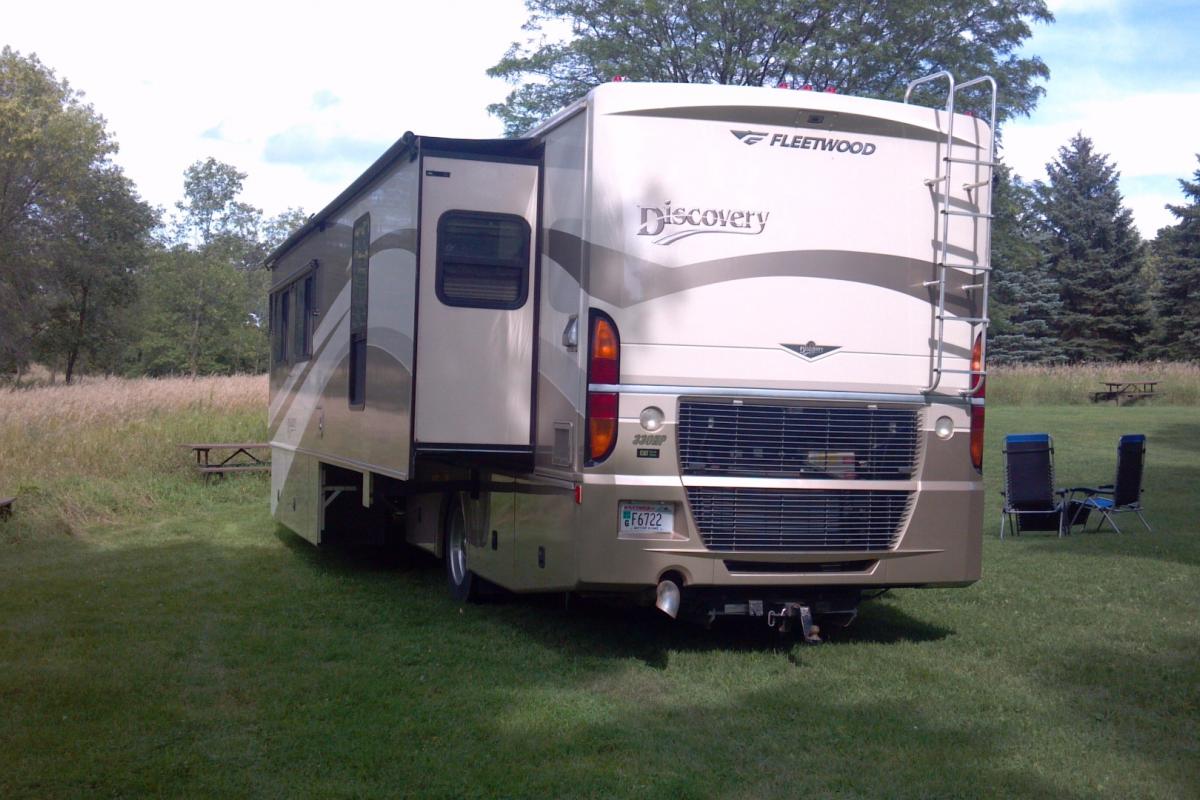 2006 Fleetwood Discovery 39V, 2