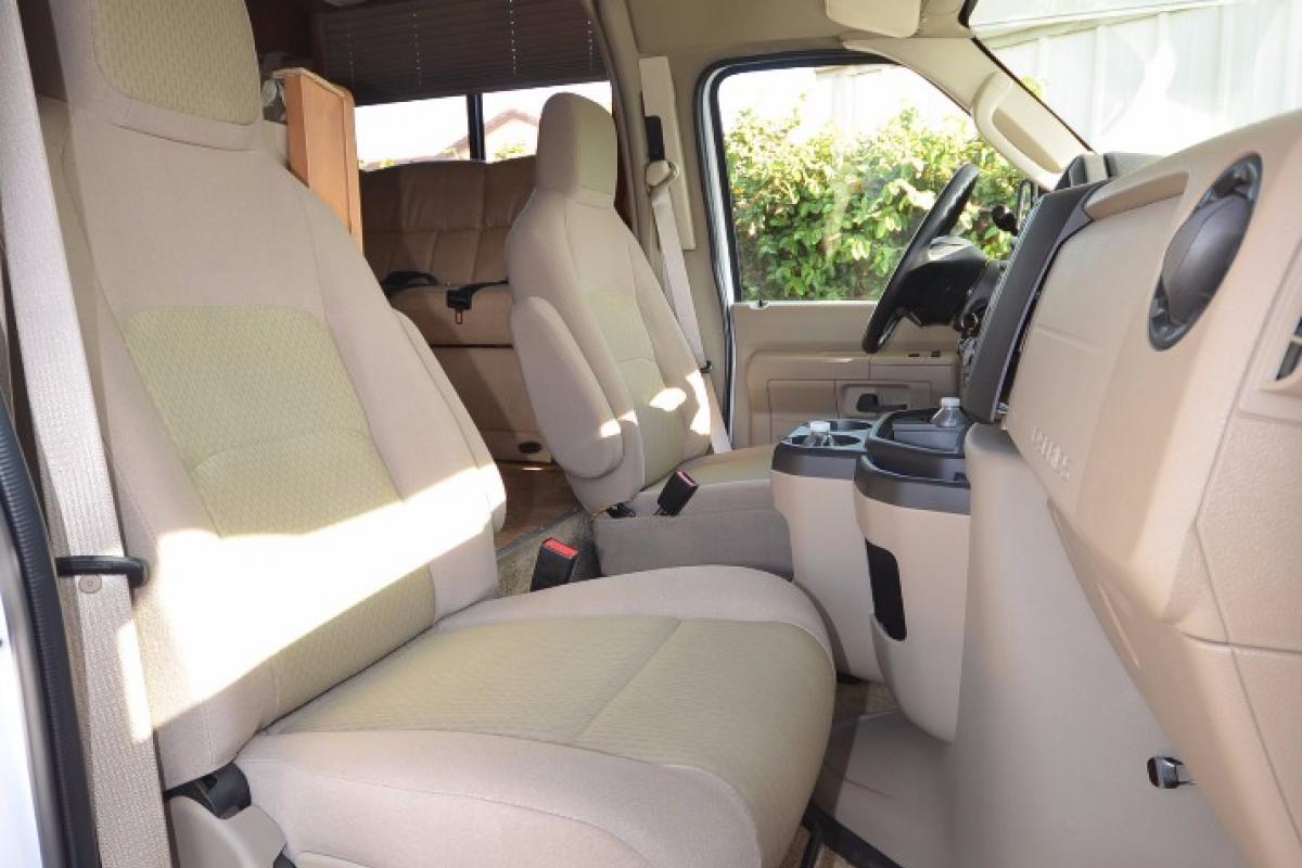 2011 Fleetwood Jamboree Sport 31N, 4
