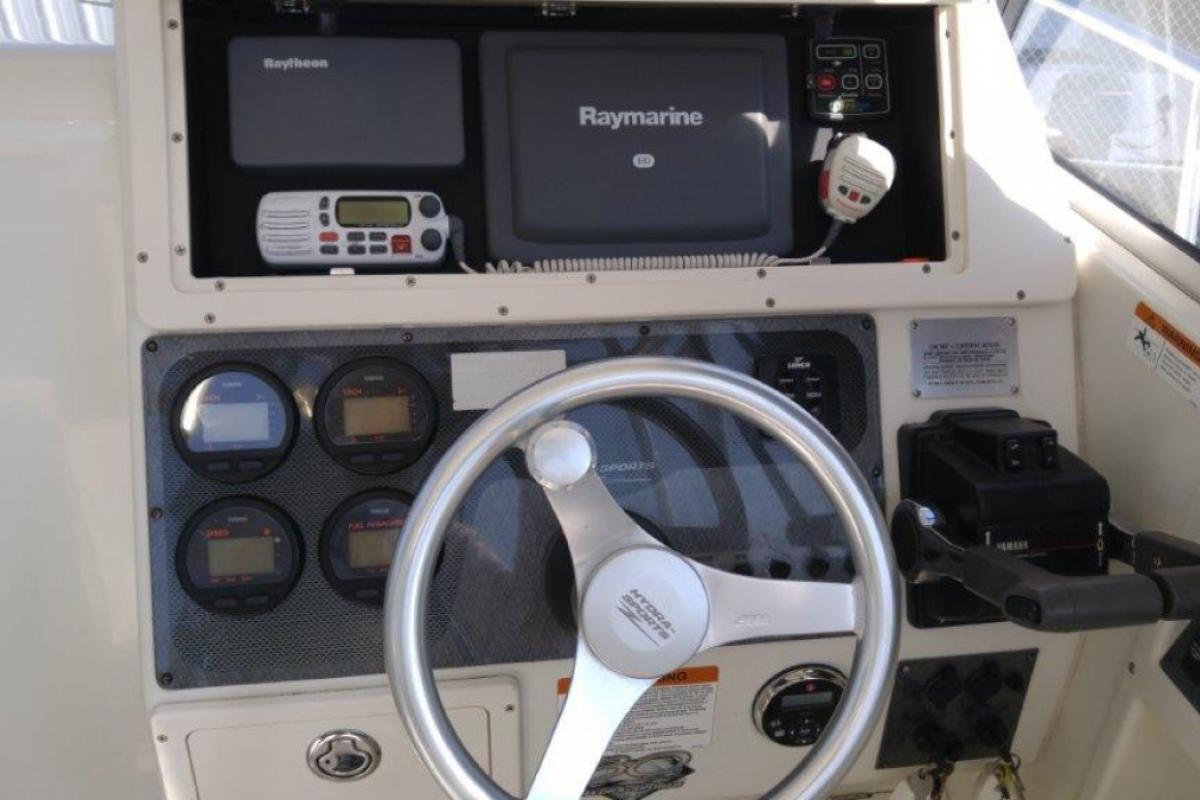 2003 Hydra-Sports 2800 Vector W/A, 12