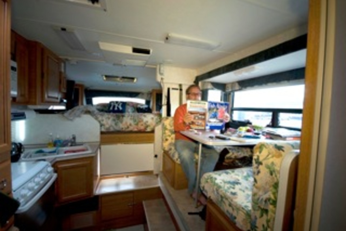 2003 Lance 921 See text., 2