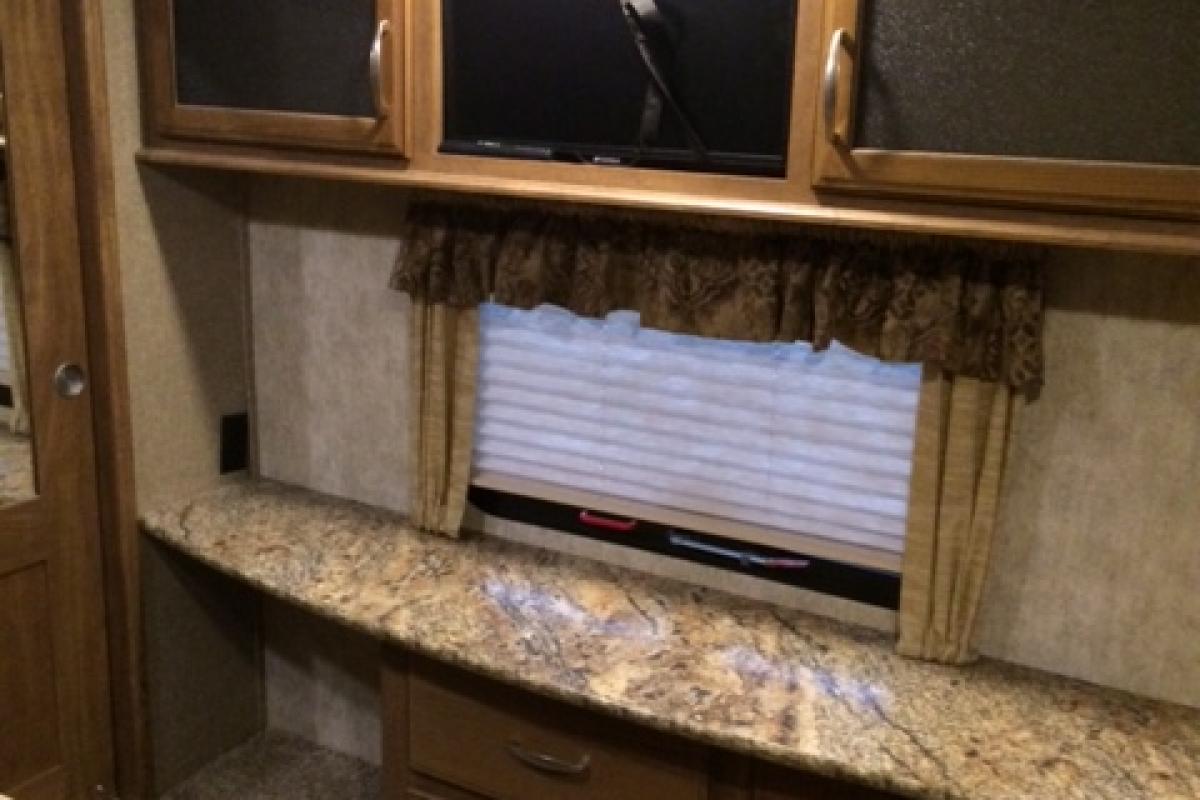 2015 keystone Montana High Country 293RK, 9