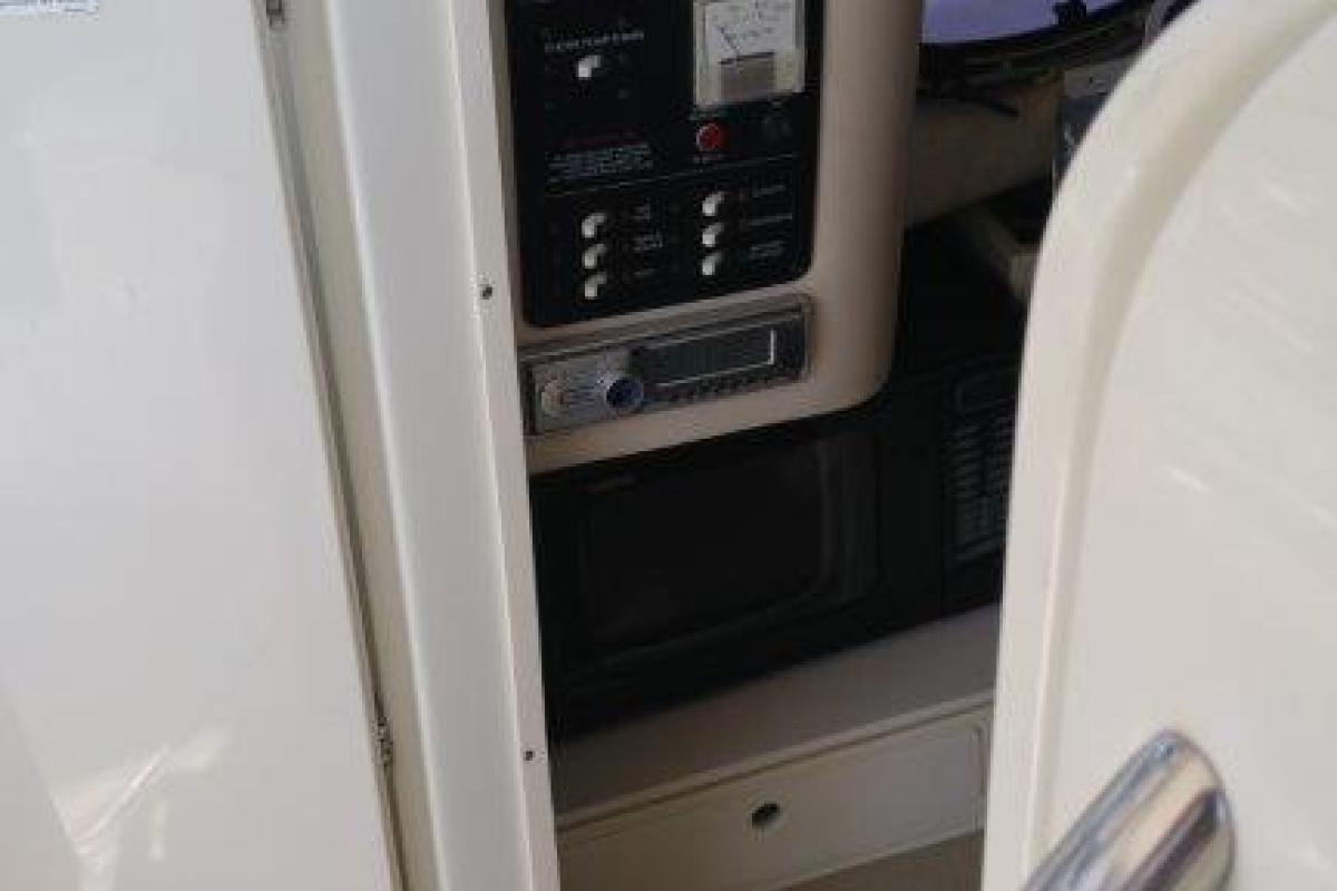 2003 Hydra-Sports 2800 Vector W/A, 13