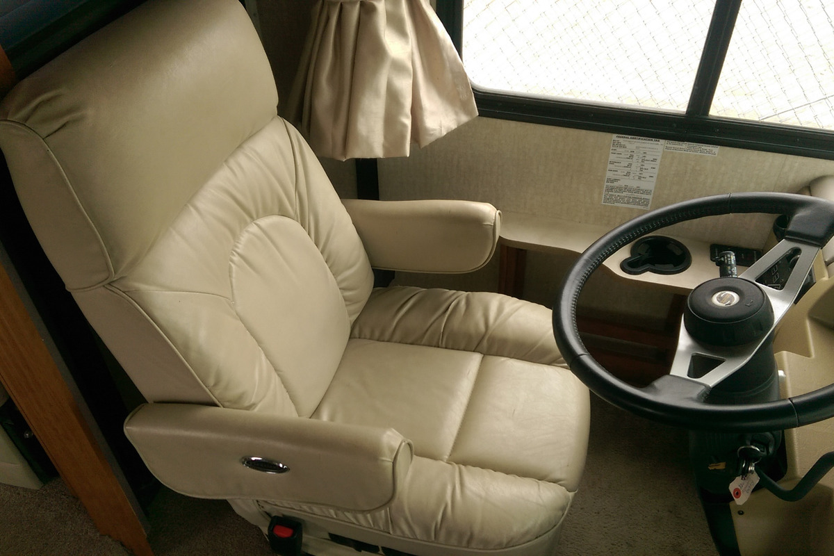 2008 Fleetwood Fiesta, 3