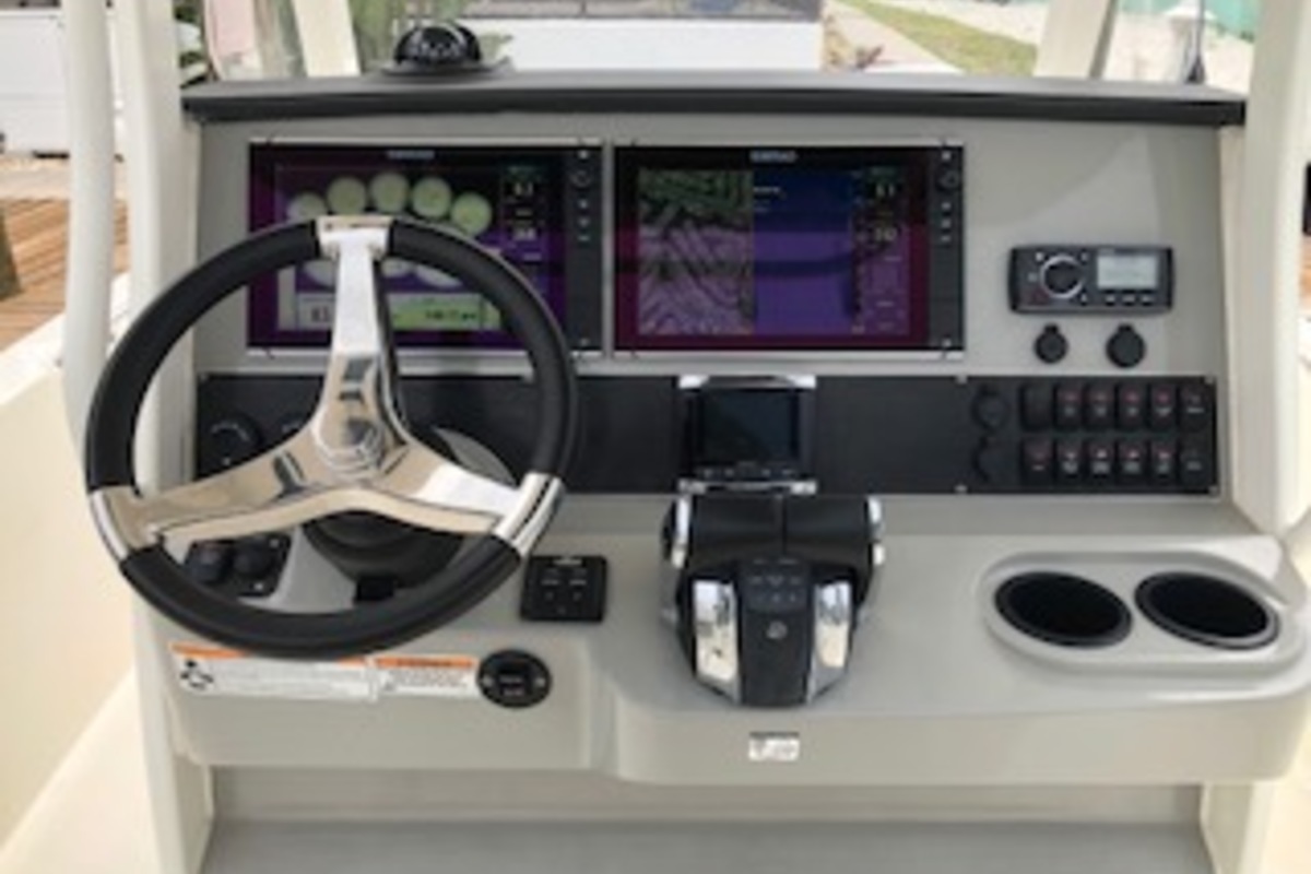 2016 Boston Whaler Dauntless, 14