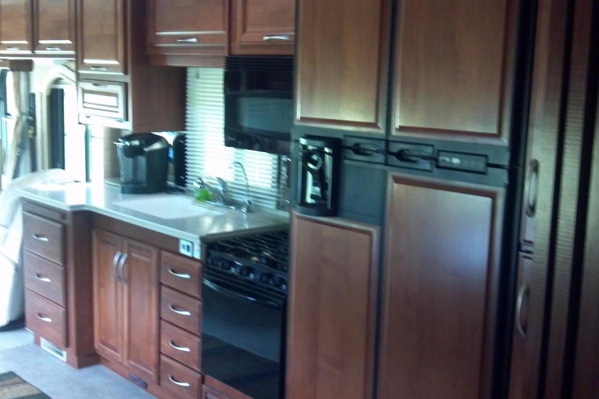 2006 Fleetwood Discovery 39V, 5