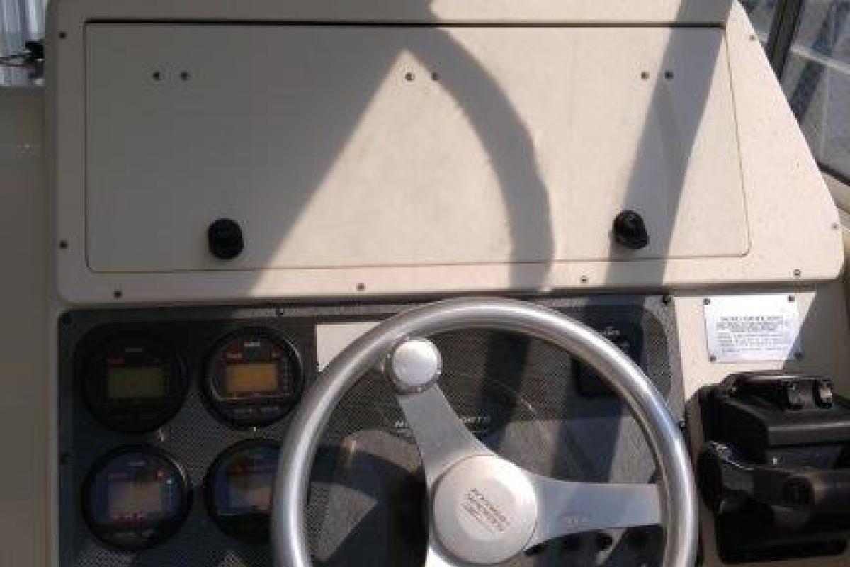 2003 Hydra-Sports 2800 Vector W/A, 11