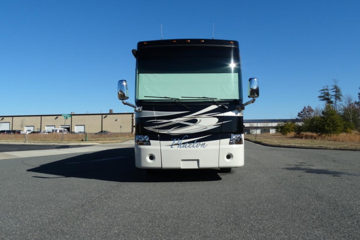 2012 Tiffin Motorhomes Phaeton, 2