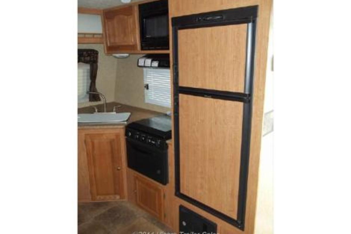 2011 Rockwood Ultra Lite Series M-2608SS, 6