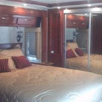 2006 Fleetwood Discovery 39V, 8