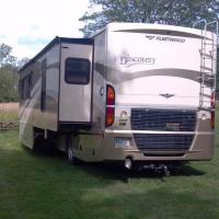 2006 Fleetwood Discovery 39V, 2