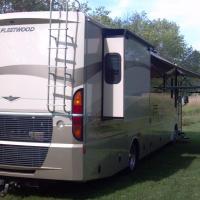 2006 Fleetwood Discovery 39V, 3