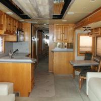 2004 MONACO EXECUTIVE, 3