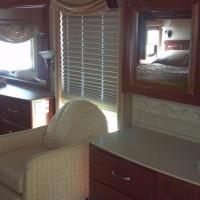 2006 Fleetwood Discovery 39V, 7