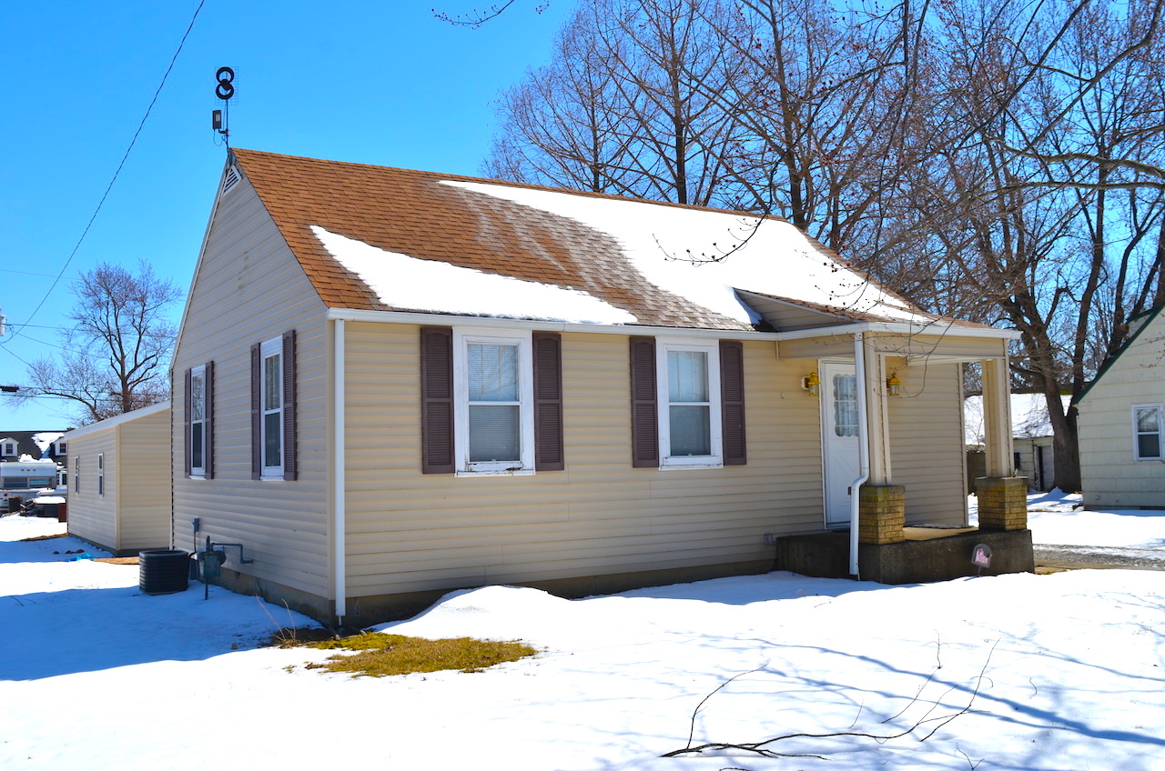 Cozy Single Family Home and Buildings in Monroeville Scheerer