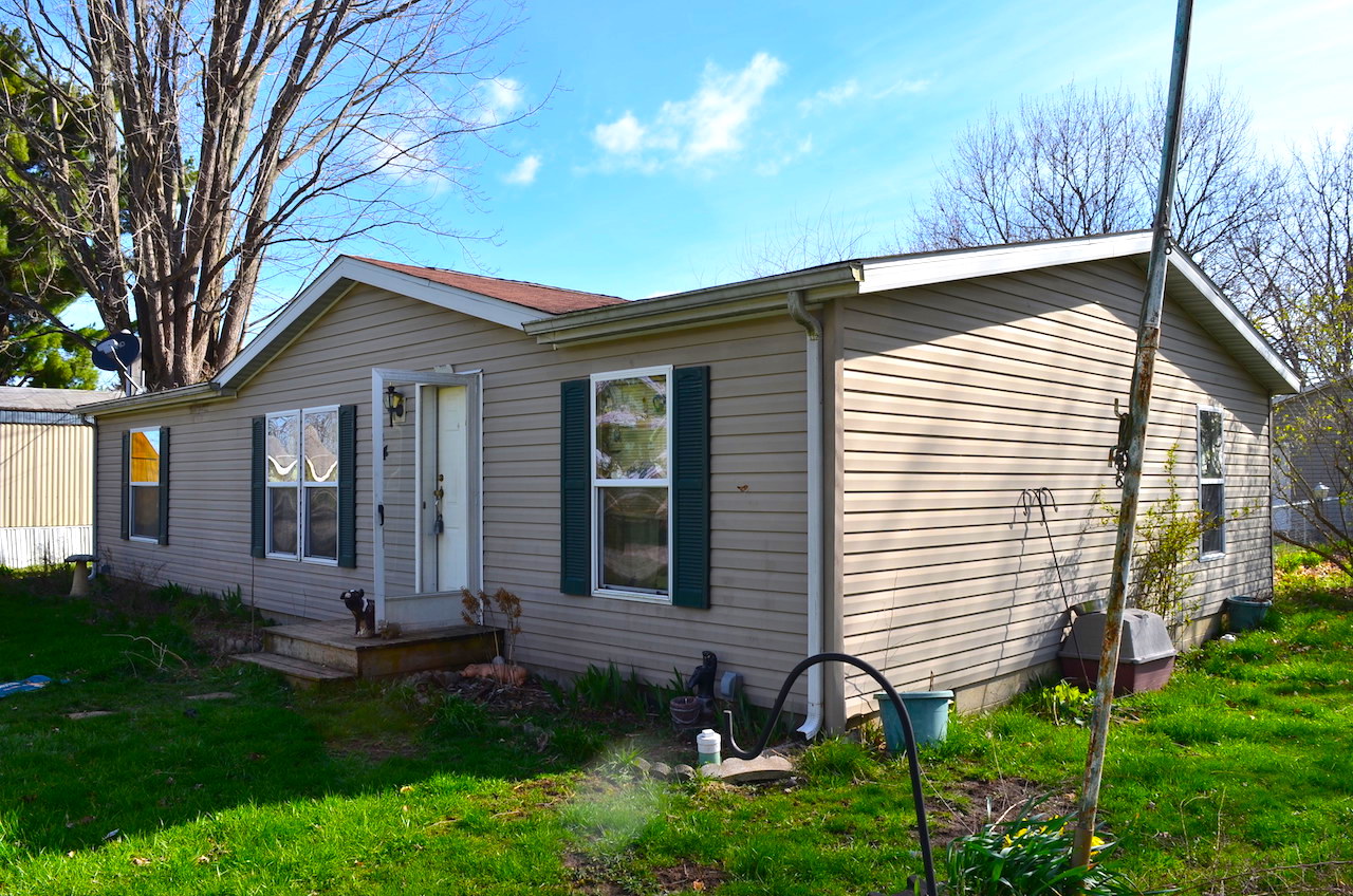 Charming 3 bedroom, 2 bath home in Fowlerton, Indiana Scheerer