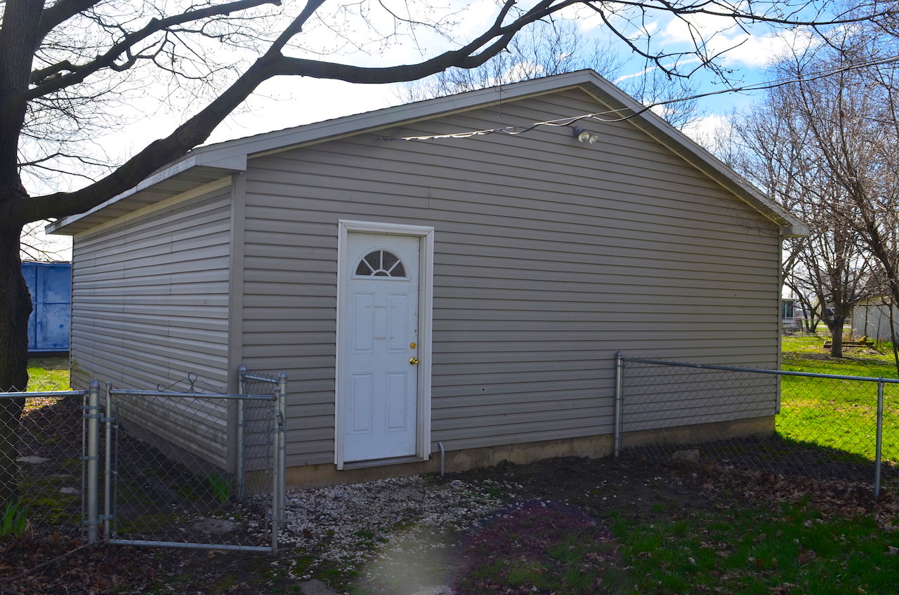 Charming 3 bedroom, 2 bath home in Fowlerton, Indiana Scheerer