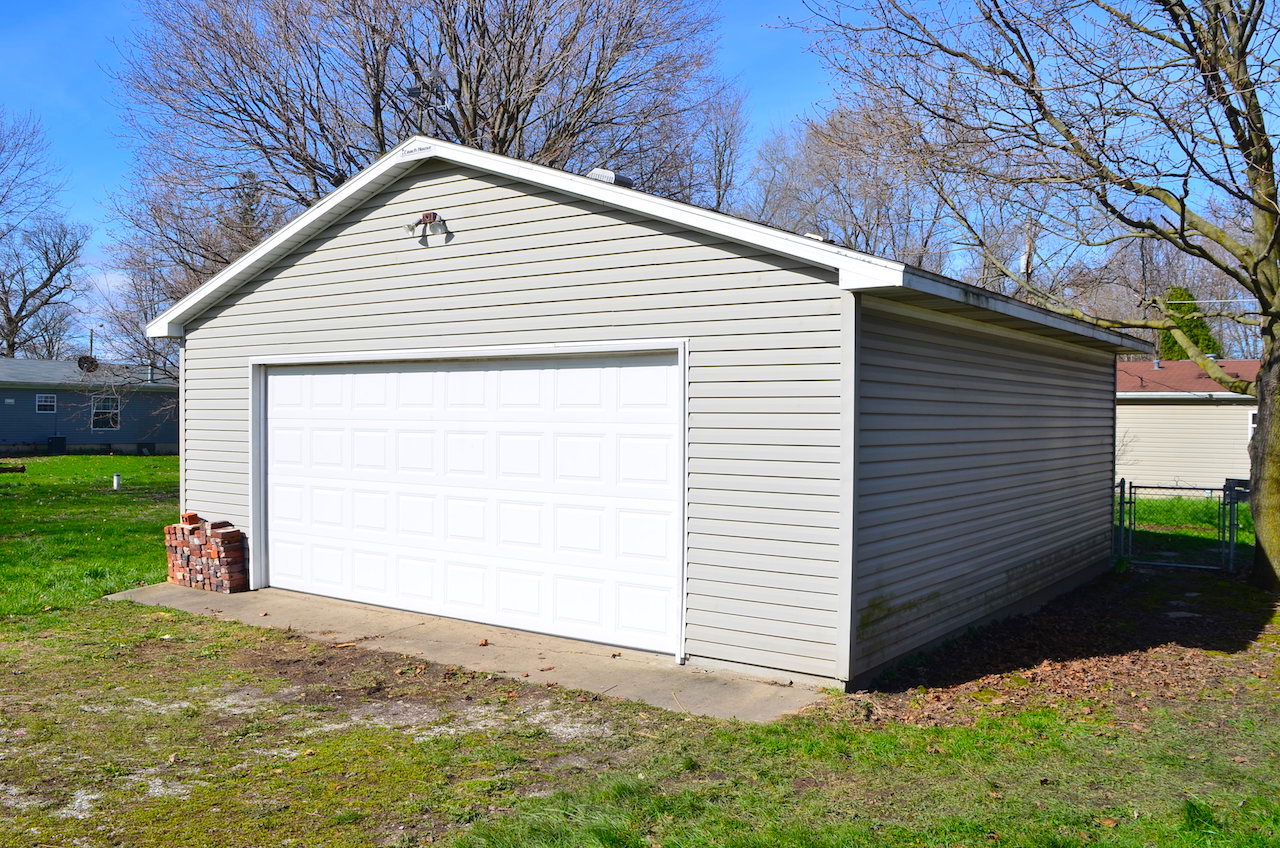 Charming 3 bedroom, 2 bath home in Fowlerton, Indiana Scheerer