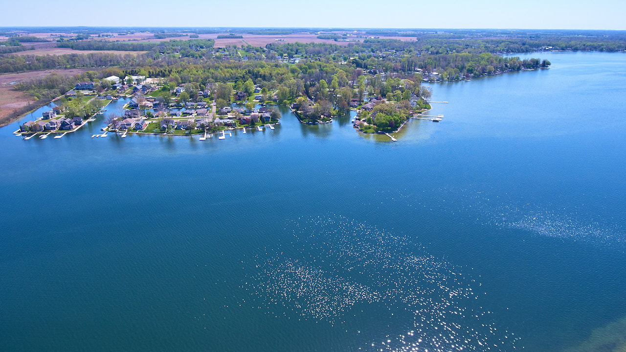 Beautiful 7000 sf home with 2 acres on Lake Wawasee Scheerer