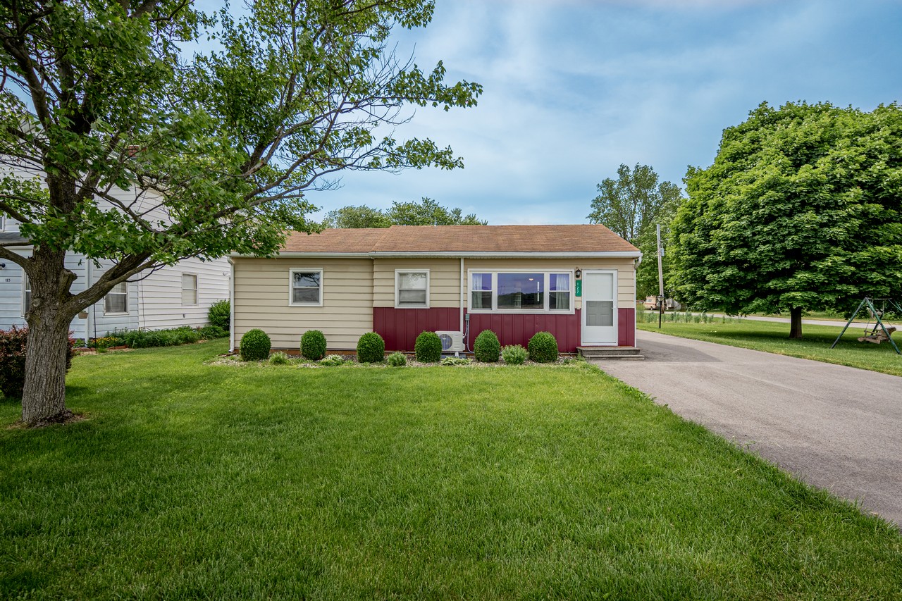 CHARMING 4 BEDROOM 1,176 SF HOME Scheerer McCulloch Indiana