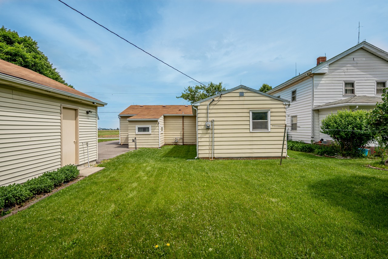 CHARMING 4 BEDROOM 1,176 SF HOME Scheerer McCulloch Indiana