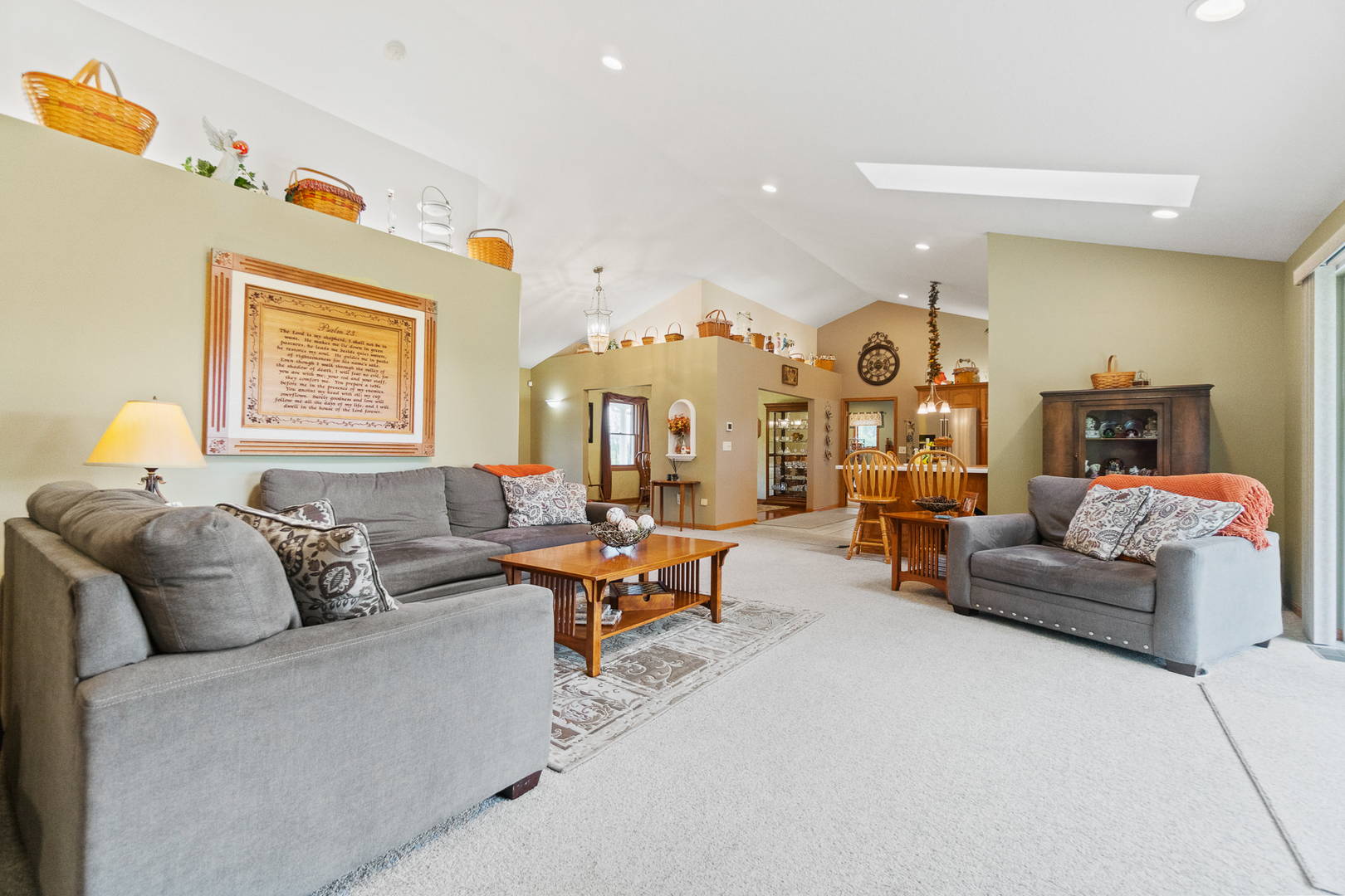 This property is the REAL DEAL located in Wolcottville, Indiana Home