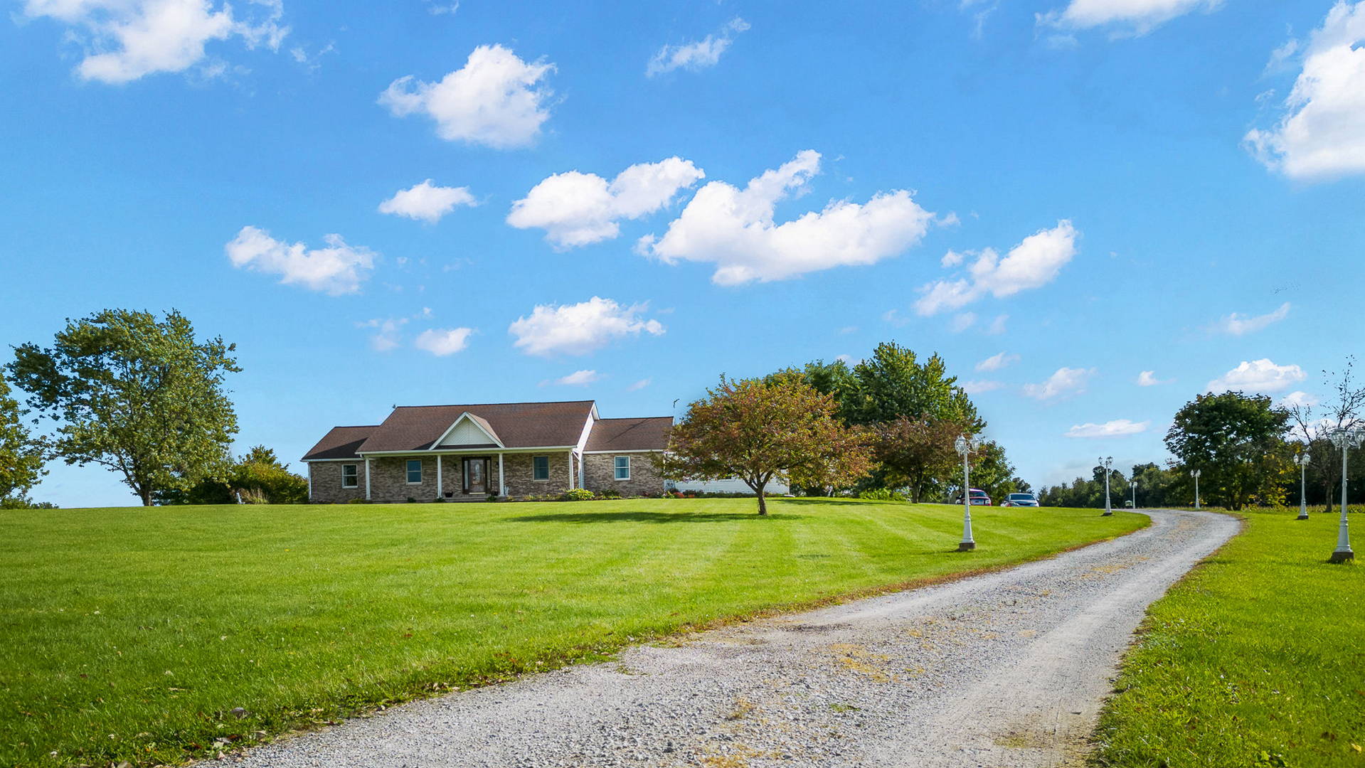 This property is the REAL DEAL located in Wolcottville, Indiana Home