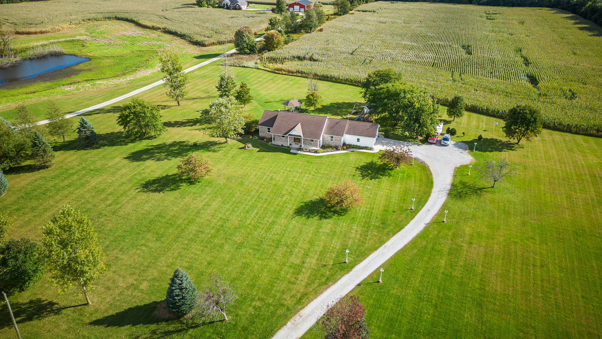 This property is the REAL DEAL located in Wolcottville, Indiana Home