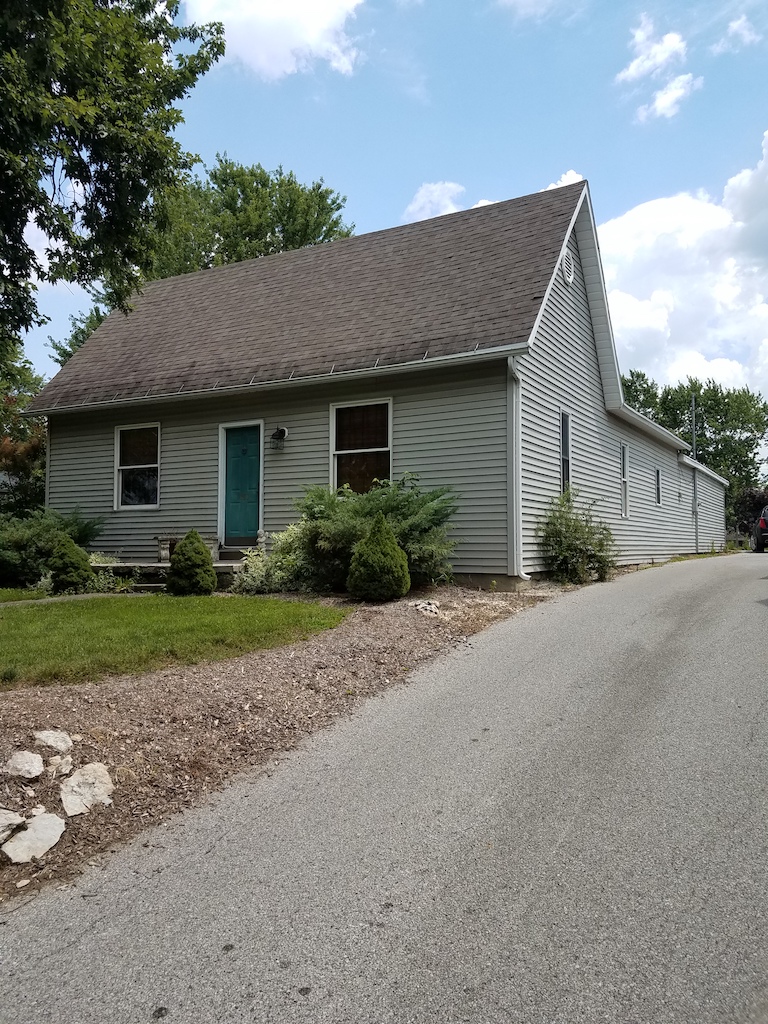 Well maintained 3 bedroom home and garages in Markle Indiana Scheerer