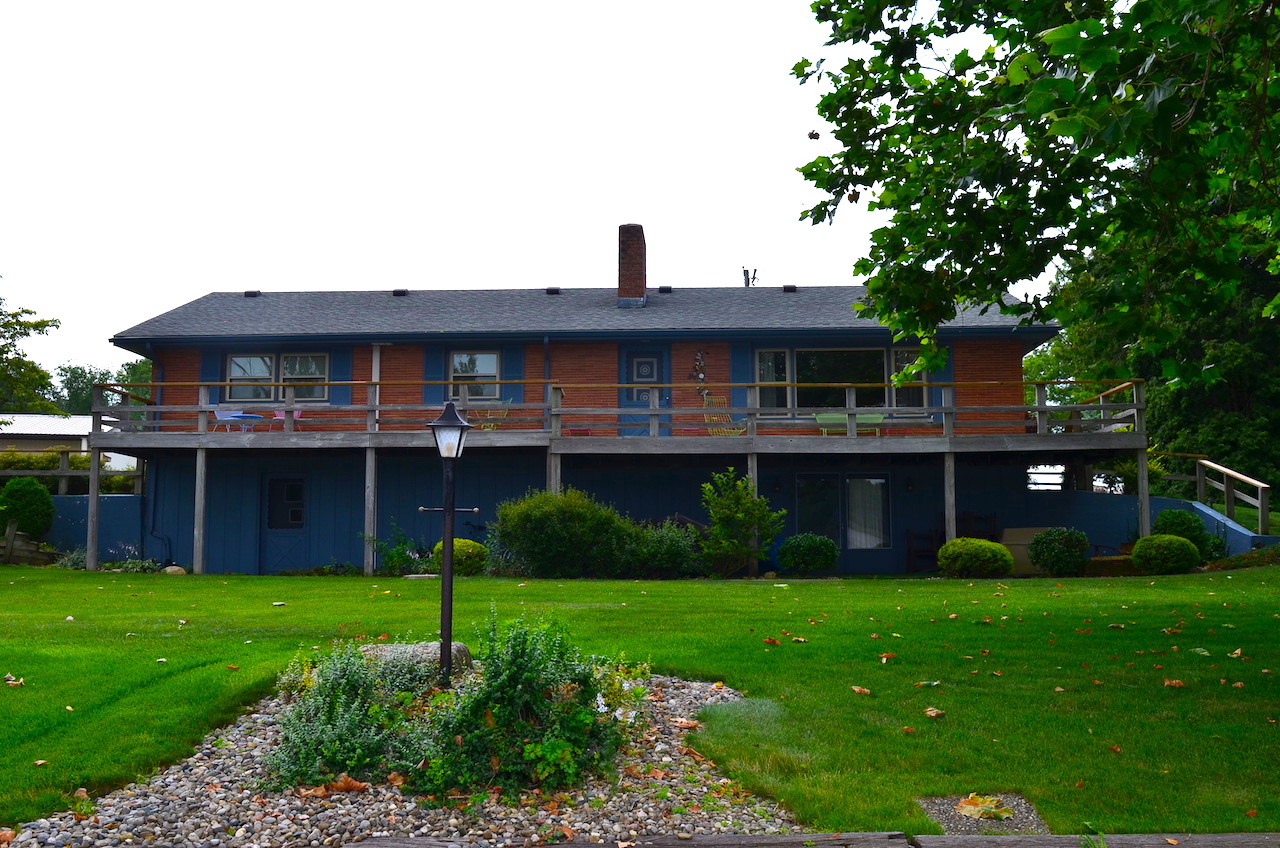 4 bedroom, 2 full bath waterfront home on Little Long Lake Scheerer