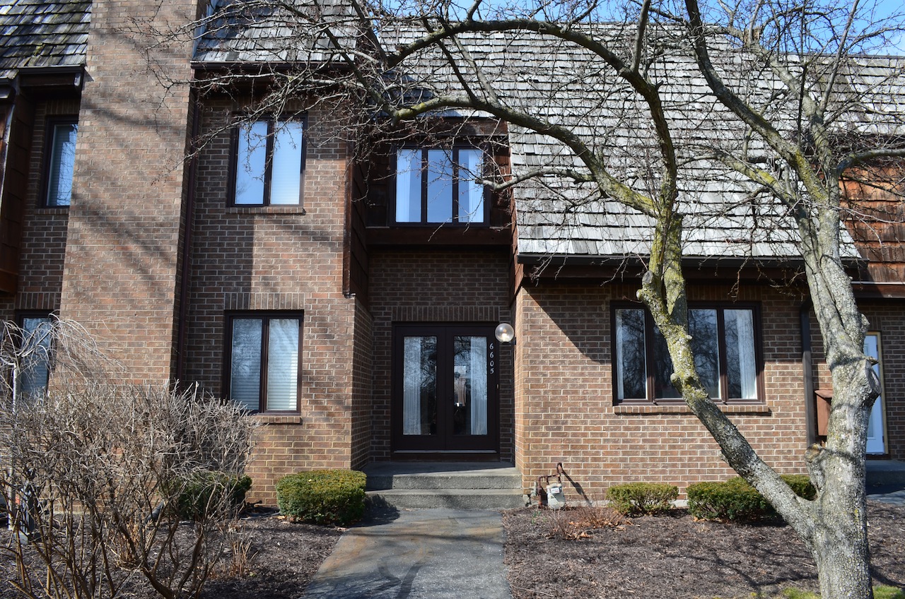 Real Estate in Covington Creek Condos Scheerer McCulloch Indiana