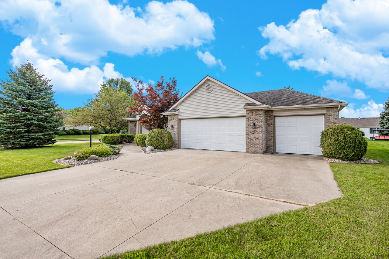 BEAUTIFUL 3 BEDROOM 2 BATH 1,897 SF RANCH HOME IN HUNTERTOWN Scheerer