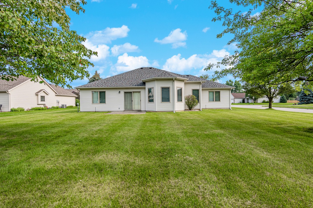 BEAUTIFUL 3 BEDROOM 2 BATH 1,897 SF RANCH HOME IN HUNTERTOWN Scheerer