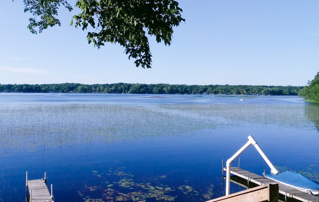 Charming 3 Bedroom 3 Bathroom Home in Walking Distance to Dewart Lake