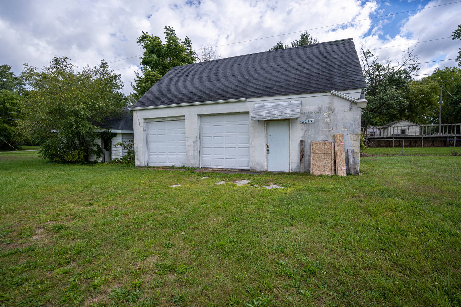 Lots with Outbuildings Jefferson Blvd. Area Fort Wayne, Indiana